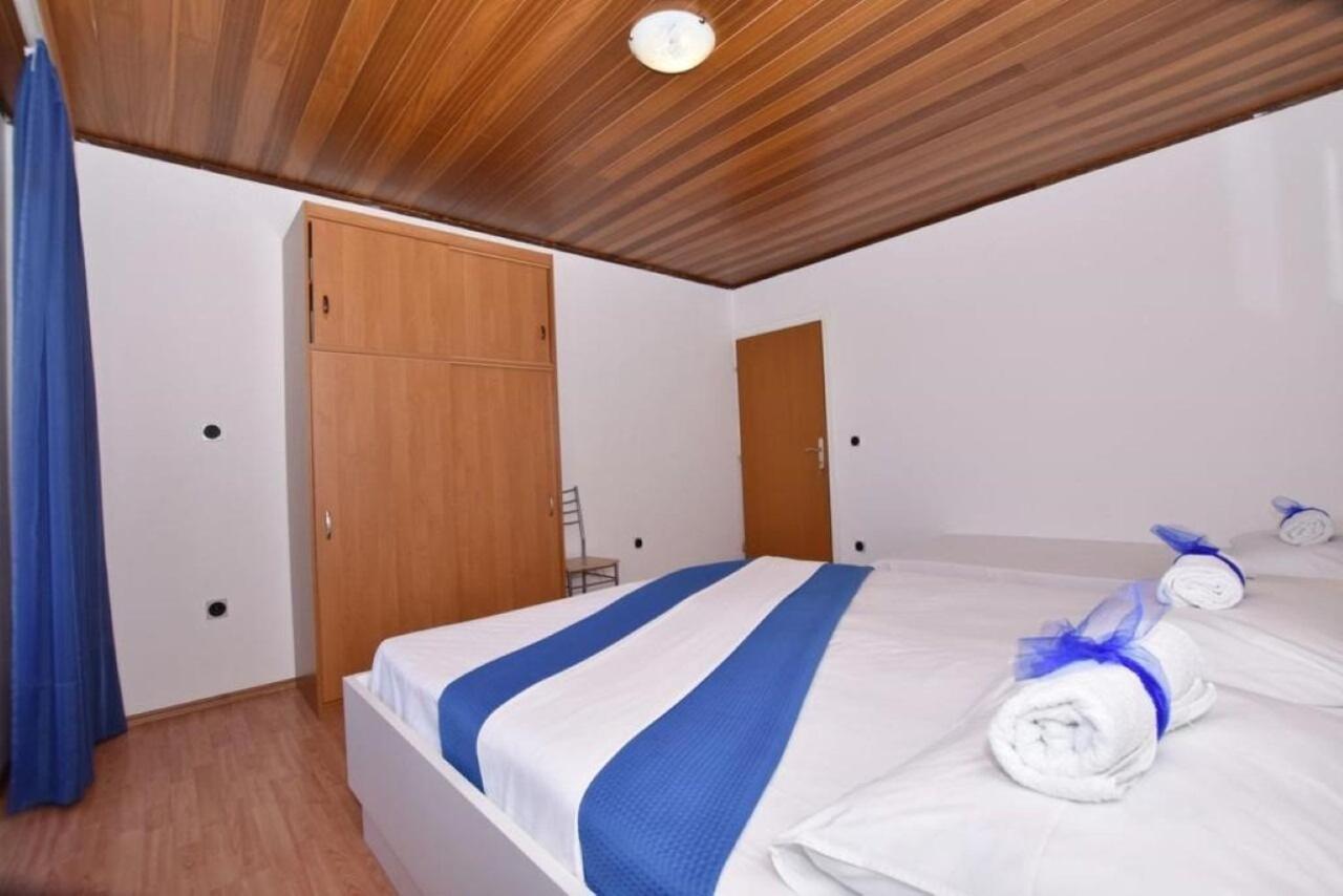 Apartment Rene Omiš Exterior foto